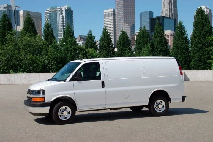 2017-chevrolet-express-side-view