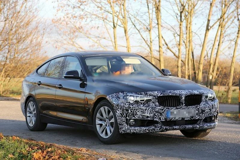 2017 BMW 3-Series spy shots front